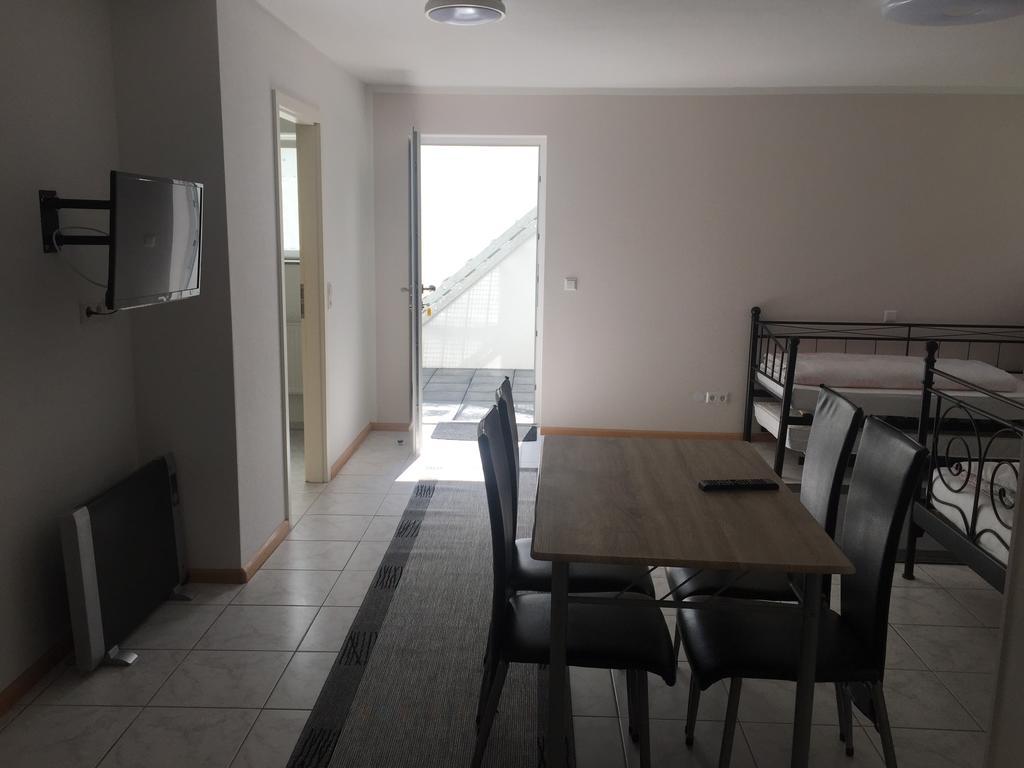 A & J Ferienwohnung Hirsch Rust Ngoại thất bức ảnh